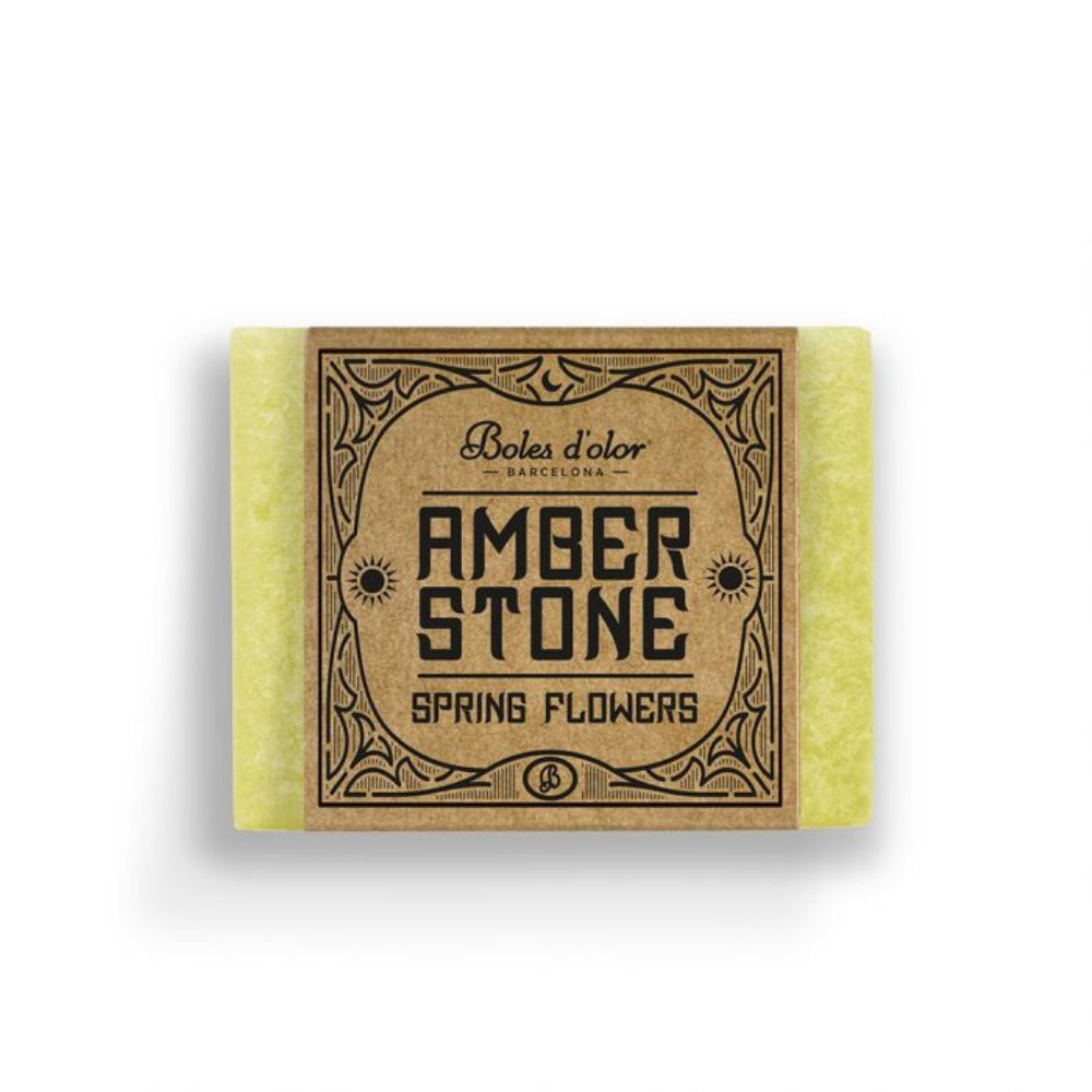 https://www.scentsandhome.de/wp-content/uploads/sites/2/2025/09/Boles-d-olor-Amber-Stone-Spring-Flowers-www.geurvoorjehuis.nl_-2.jpg