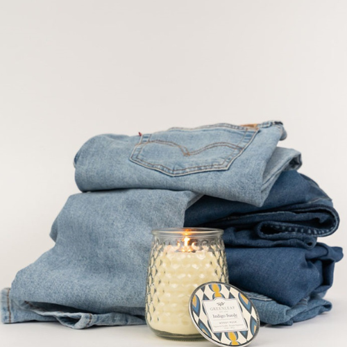 https://www.scentsandhome.de/wp-content/uploads/sites/2/2025/09/Greenleaf-jar-sfeer-Indigo-Suede-www.geurvoorjehuis.nl_-2.png