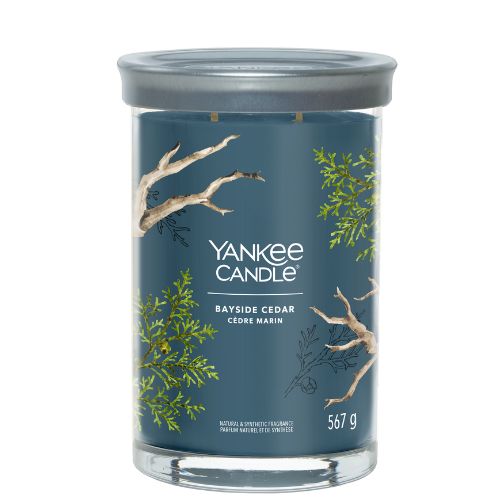 https://www.scentsandhome.de/wp-content/uploads/sites/2/2025/09/Yankee-Candle-Signature-Large-Tumbler-Bayside-Cedar-wwwgewurvoorjehuis.nl_-2.jpg