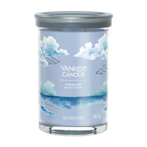 https://www.scentsandhome.de/wp-content/uploads/sites/2/2025/09/Yankee-Candle-Signature-Large-Tumbler-Ocean-Air-www.geurvoorjehuis.nl_-2.jpg