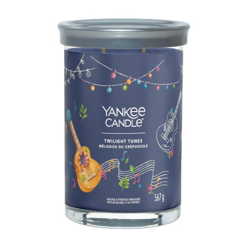 https://www.scentsandhome.de/wp-content/uploads/sites/2/2025/09/Yankee-Candle-Signature-Large-Tumbler-Twilight-Tunes-www.geurvoorjehuis.nl_-2.jpg