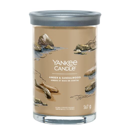 https://www.scentsandhome.de/wp-content/uploads/sites/2/2025/09/Yankee-Candle-Signature-Large-Tumblert-Amber-sandalwood-www.geurvoorjehuis.nl-1-2.jpg