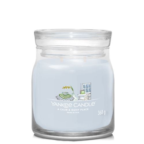 https://www.scentsandhome.de/wp-content/uploads/sites/2/2025/09/Yankee-Candle-Signature-Medium-Jar-A-Calm-And-Quit-Place-www.geurvoorjehuis.nl_-2.jpg