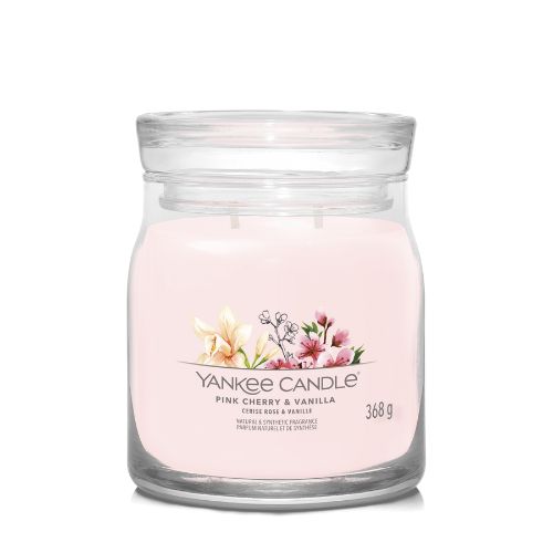 https://www.scentsandhome.de/wp-content/uploads/sites/2/2025/09/Yankee-Candle-Signature-Medium-Jar-Pink-Cherry-Vanilla-www.geurvoorjehuis.nl_-2.jpg