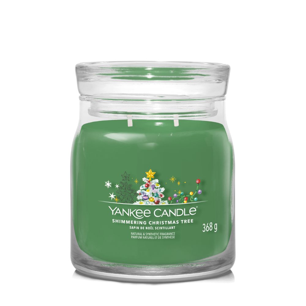 https://www.scentsandhome.de/wp-content/uploads/sites/2/2025/09/Yankee-Candle-Signature-Medium-Jar-Shimmering-Christmas-Tree-www.geurvoorjehuis.nl_-2.jpg