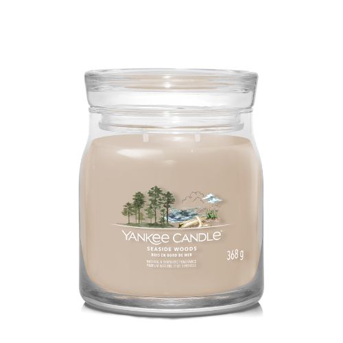 https://www.scentsandhome.de/wp-content/uploads/sites/2/2025/09/Yankee-Candle-Signature-Medium-Seaside-Woods-www.geurvoorjehuis.nl_-2.jpg