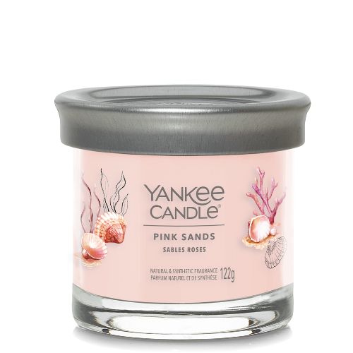 https://www.scentsandhome.de/wp-content/uploads/sites/2/2025/09/Yankee-Candle-Signature-Small-Tumbler-Pink-Sands-www.geurvoorjehuis.nl_-2.jpg
