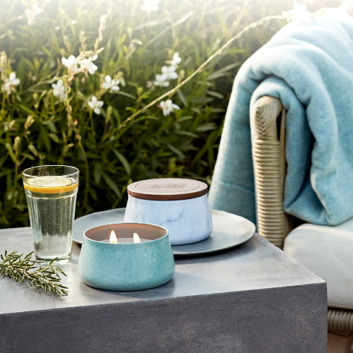 https://www.scentsandhome.de/wp-content/uploads/sites/2/2025/09/Yankee-Candle-outdoor-candle-www.geurvoorjehuis.nl_-5.png