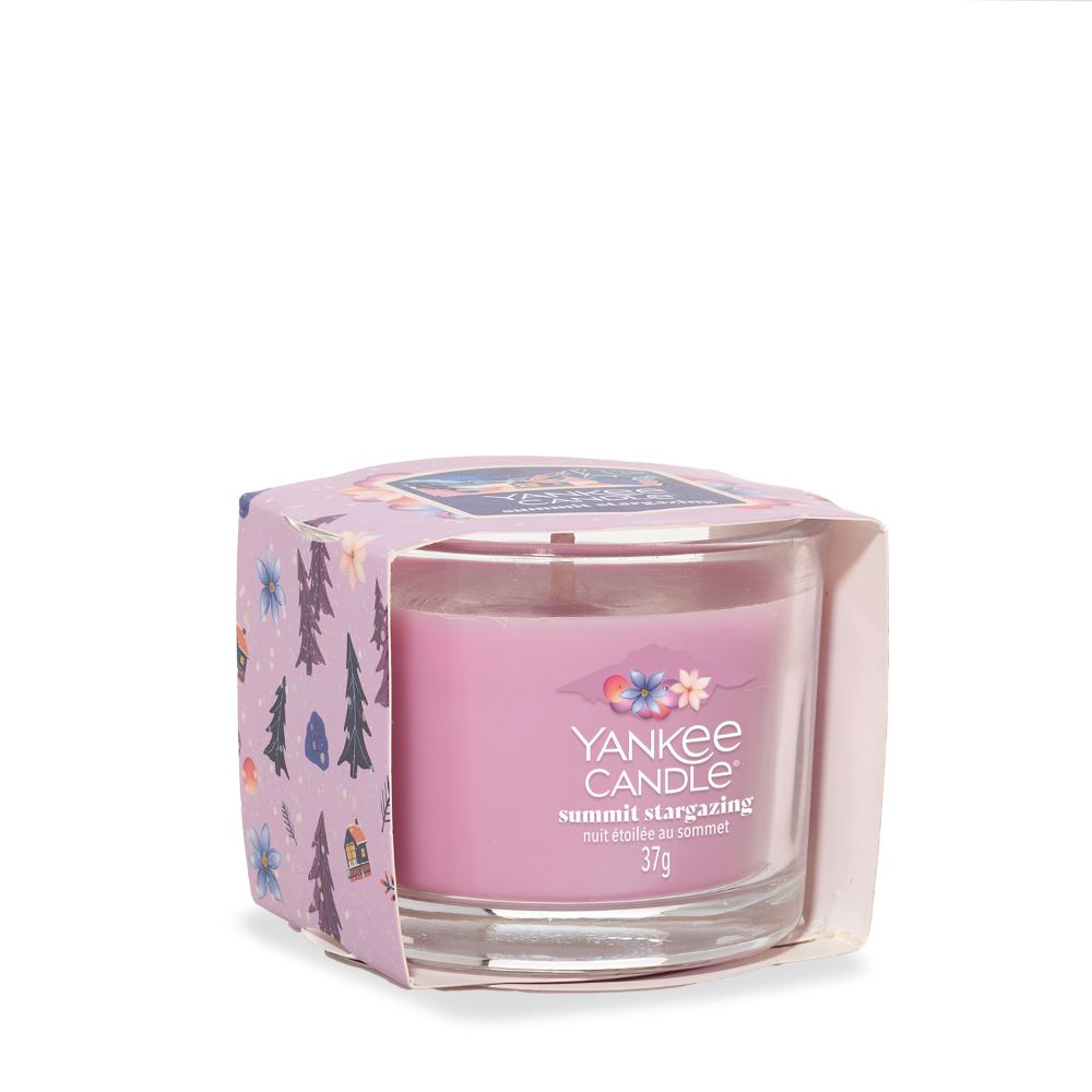 https://www.scentsandhome.de/wp-content/uploads/sites/2/2025/10/Yankee-Candle-Filled-Votive-Summit-Stargazing-www.geurvoorjehuis.nl_.jpg