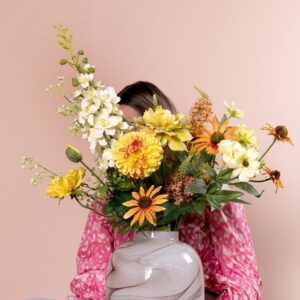 Blumenstrauß in sommerlichem Gelb und Weiß