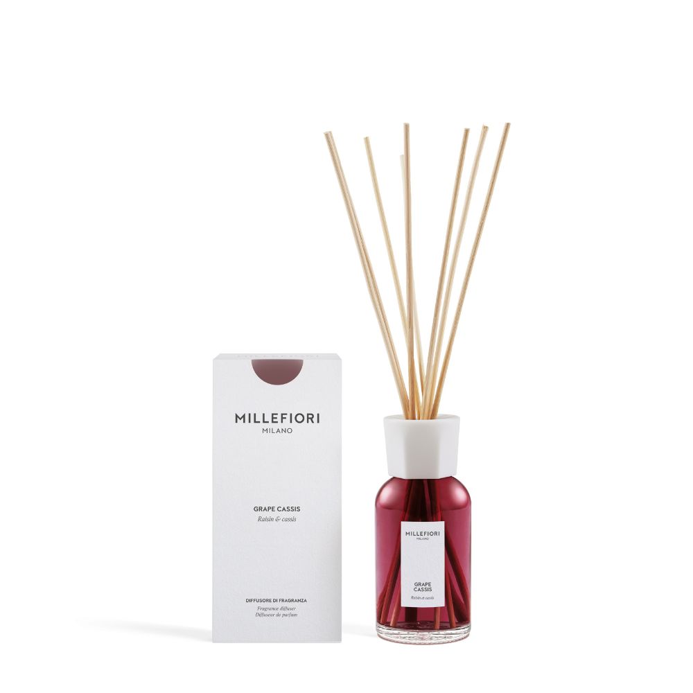 https://www.scentsandhome.de/wp-content/uploads/sites/2/2026/07/Millefiori-Milano-Geurstokjes-250-ml-Grape-Cassis-www.geurvoorjehuis.nl_.jpg