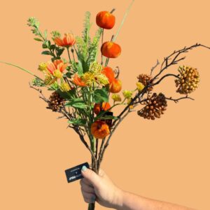Blumenstrauß mit Oranjen und Kürbissen – Geschenkidee